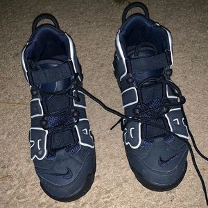 Men Nike shoes gently worn
